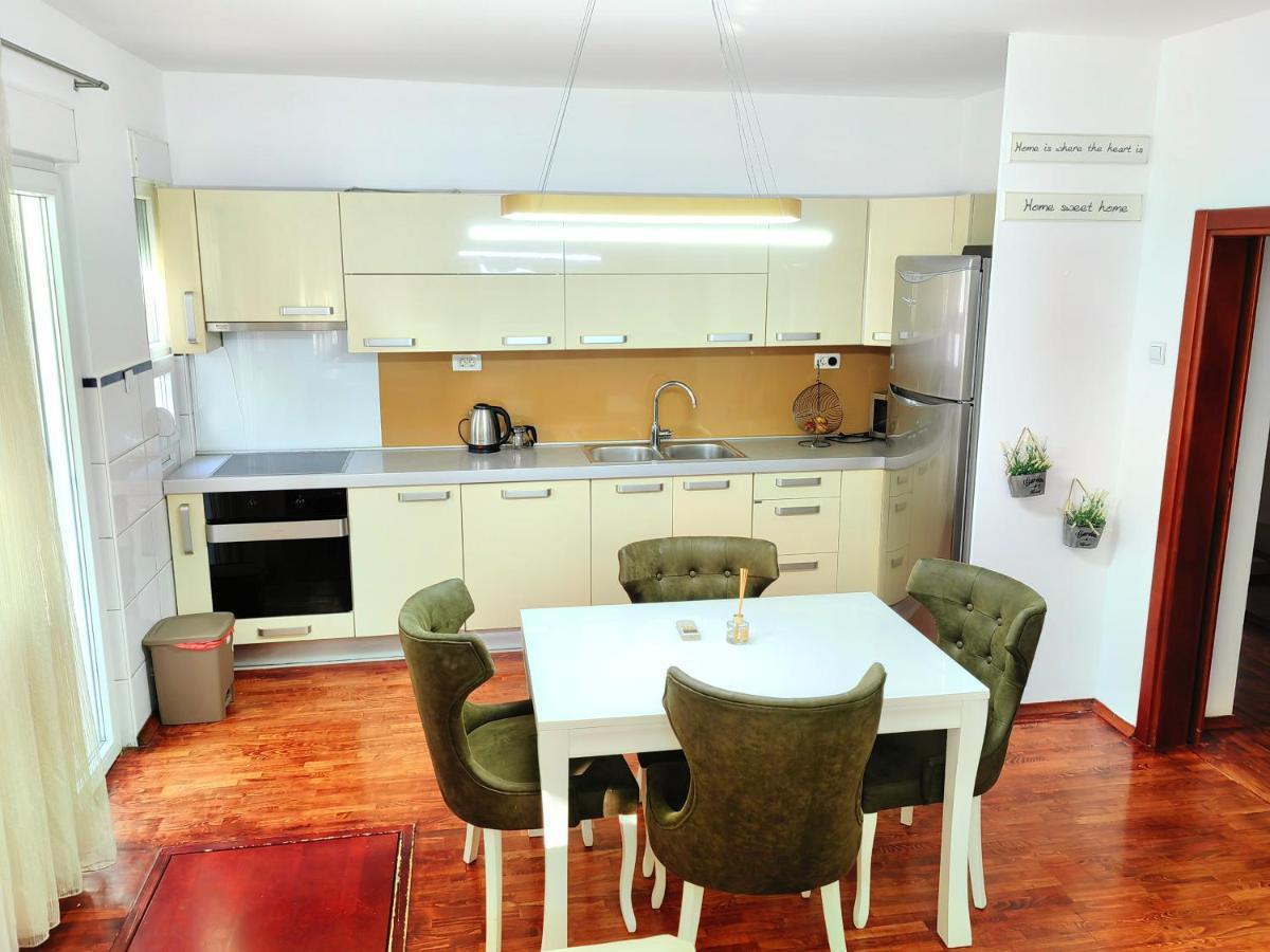 Luxury Apartment Podgorica Exteriör bild