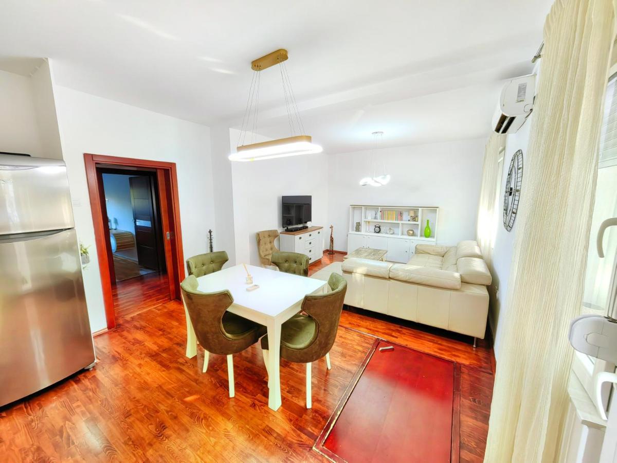 Luxury Apartment Podgorica Exteriör bild